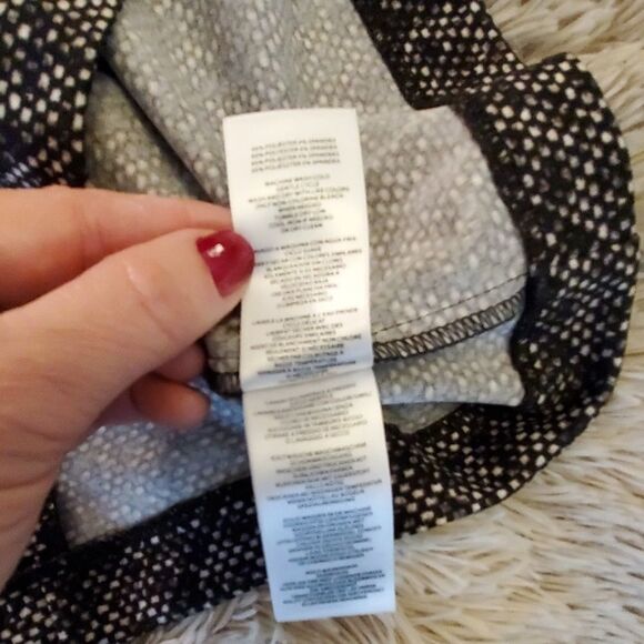 Cute black and white Michael Kors tank size XS - Picture 4 of 7